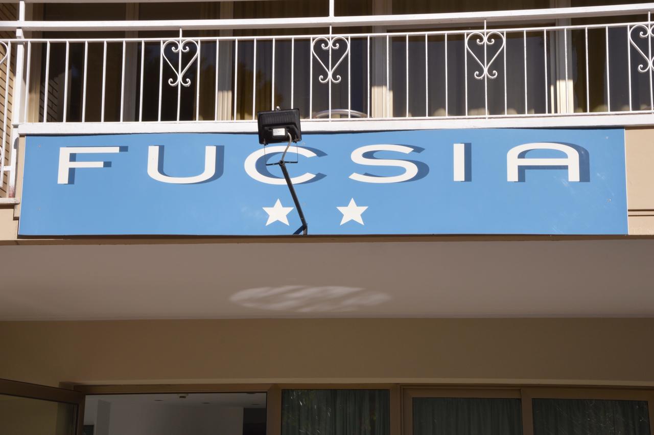 Hotel Fucsia Ричоне Екстериор снимка