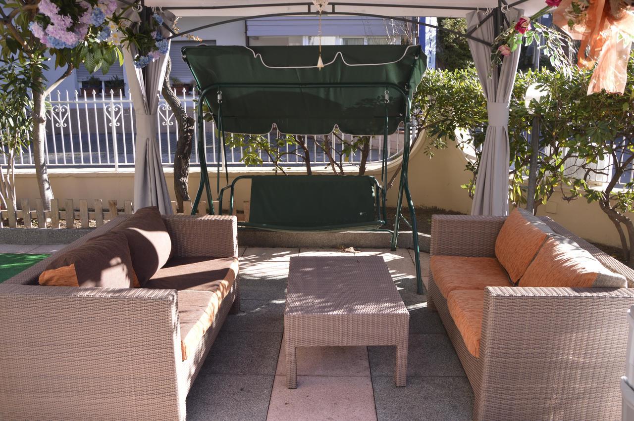 Hotel Fucsia Ричоне Екстериор снимка